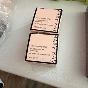 Mary Kay Indulge Soothing Eye Gel — Light Pink Box